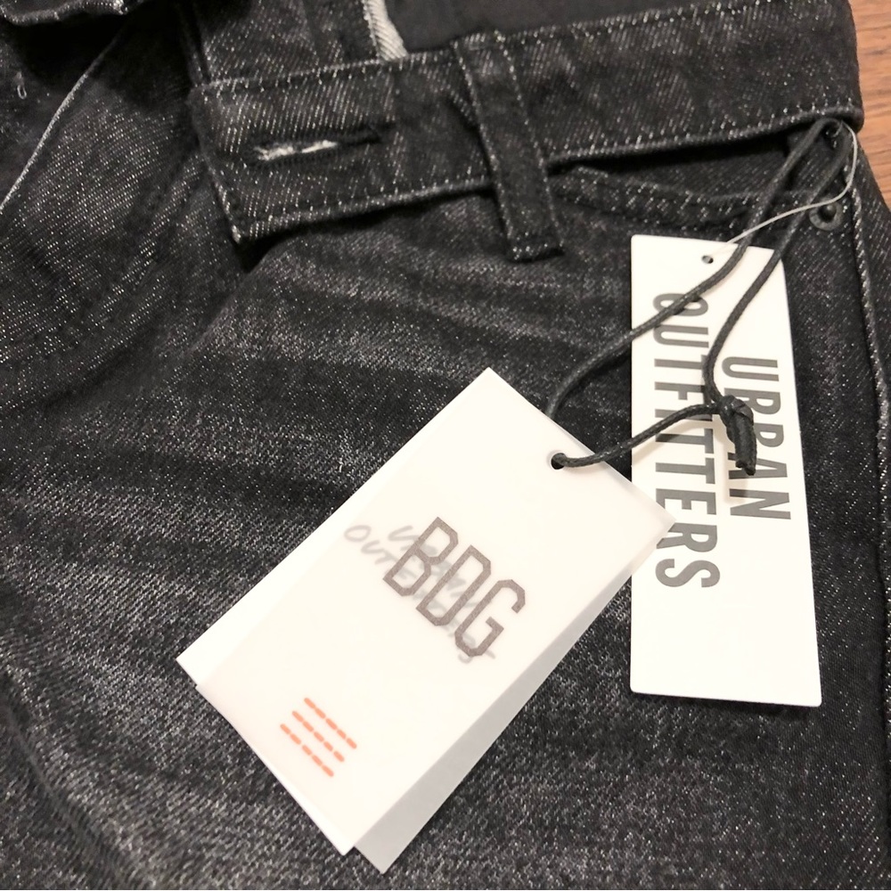 BDG Foldover V-Front Denim Short Washed Black Denim - Picture 3 of 7